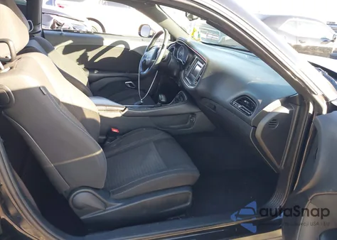 2016 Dodge Challenger Sxt z USA, uszkodzony, nr VIN 2C3CDZAG3GH124792